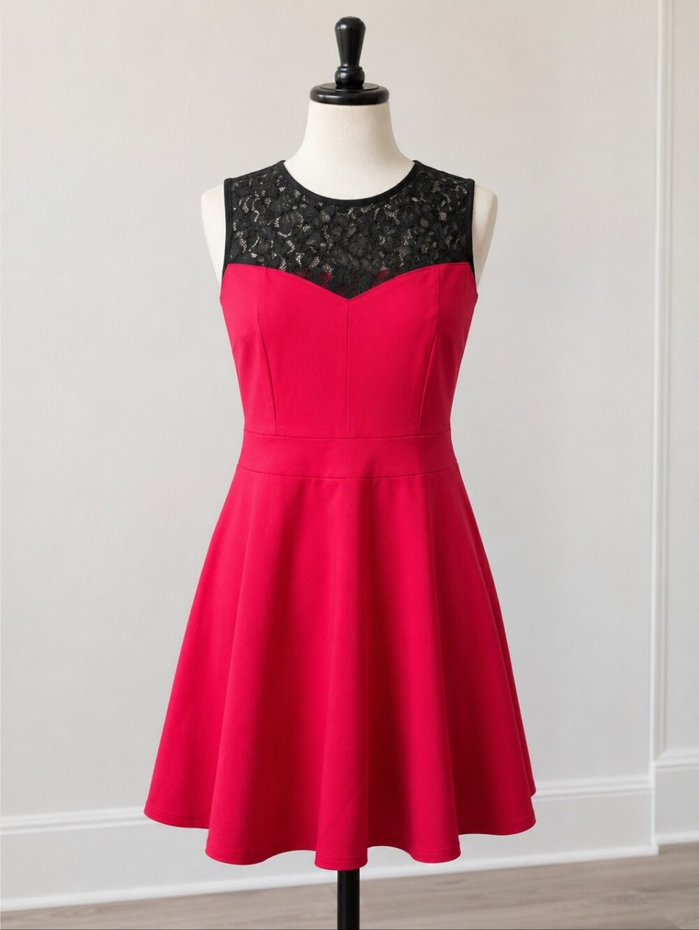 Sleeveless Sweetheart Red Midi Dress with Black Lace Yoke